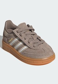 adidas Originals SPEZIAL UNISEX - Chaussures premiers pas - chalky brown   cloud white   magic beige