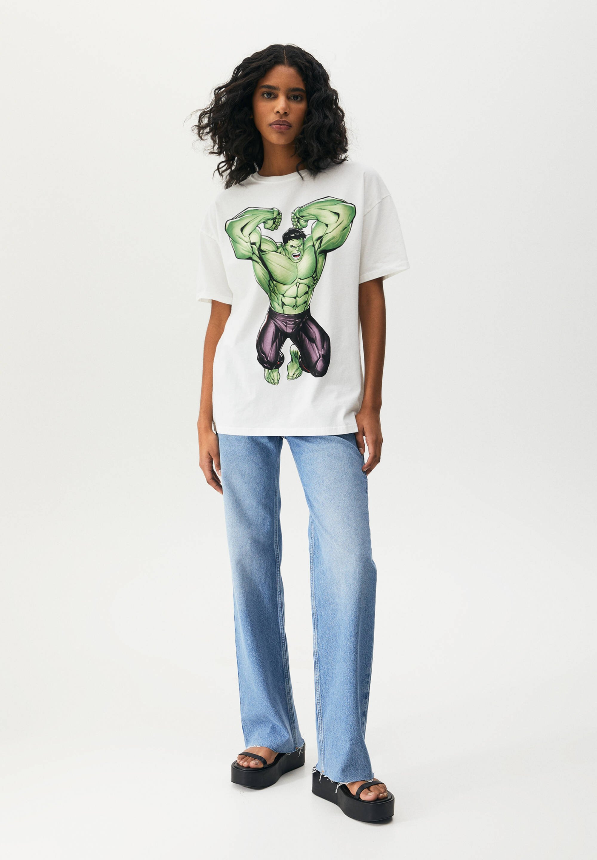 pull and bear marvel t shirt