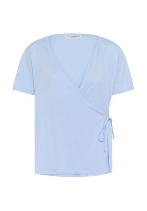 Ljusblå omslagstopp i mjukt tyg, med korta ärmar, v-ringning och detalj med sidoknytning, som ger en avslappnad passform.