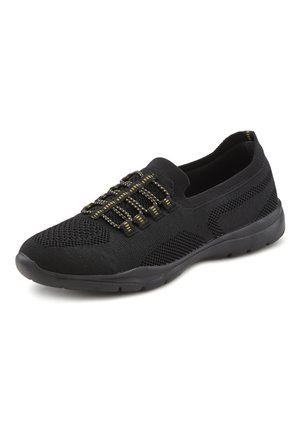 Schwarze Sportschuhe mit einem Obermaterial aus Mesh, strukturierten Paneelen und elastischen Schnürsenkeln mit gelben Akzenten. Leichte Gummisohle für Flexibilität.
