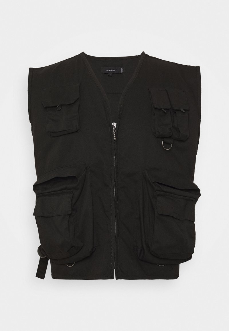 Schwarze Weste mit durchgehendem Reißverschluss, rundem Halsausschnitt und mehreren Taschen. Hergestellt aus strapazierfähigem Stoff mit lässiger Passform und utilitaristischem Design.