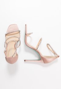 Blue by Betsey Johnson ELISA - Augstpapēžu sandales - nude