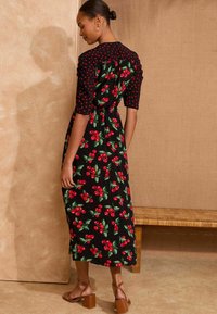 Love & Roses REGULAR FIT -  RUCHED SLEEVE - Dnevna haljina - black cherry