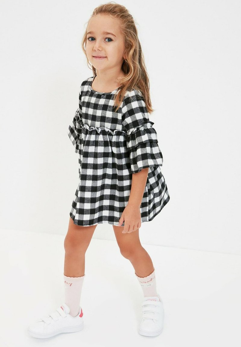 Kinder Freizeitkleider | Trendyol Freizeitkleid black/schwarz - XL12846 Kinder Freizeitkleider | Trendyol Freizeitkleid black/schwarz - XL12846
