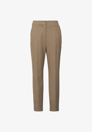 Lichtbruine, op maat gemaakte, slim-fit broek met een vlakke voorkant, rechte pijpen en een verborgen voorsluiting, afgebeeld op een witte achtergrond.