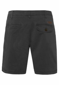 Pantaloni corti grigio scuro in cotone, con bottone e tasche posteriori, dotati di cuciture a contrasto e un logo in pelle sul cinturino.