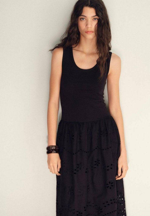 WITH OPENWORK EMBROIDERY - Maxi dress2