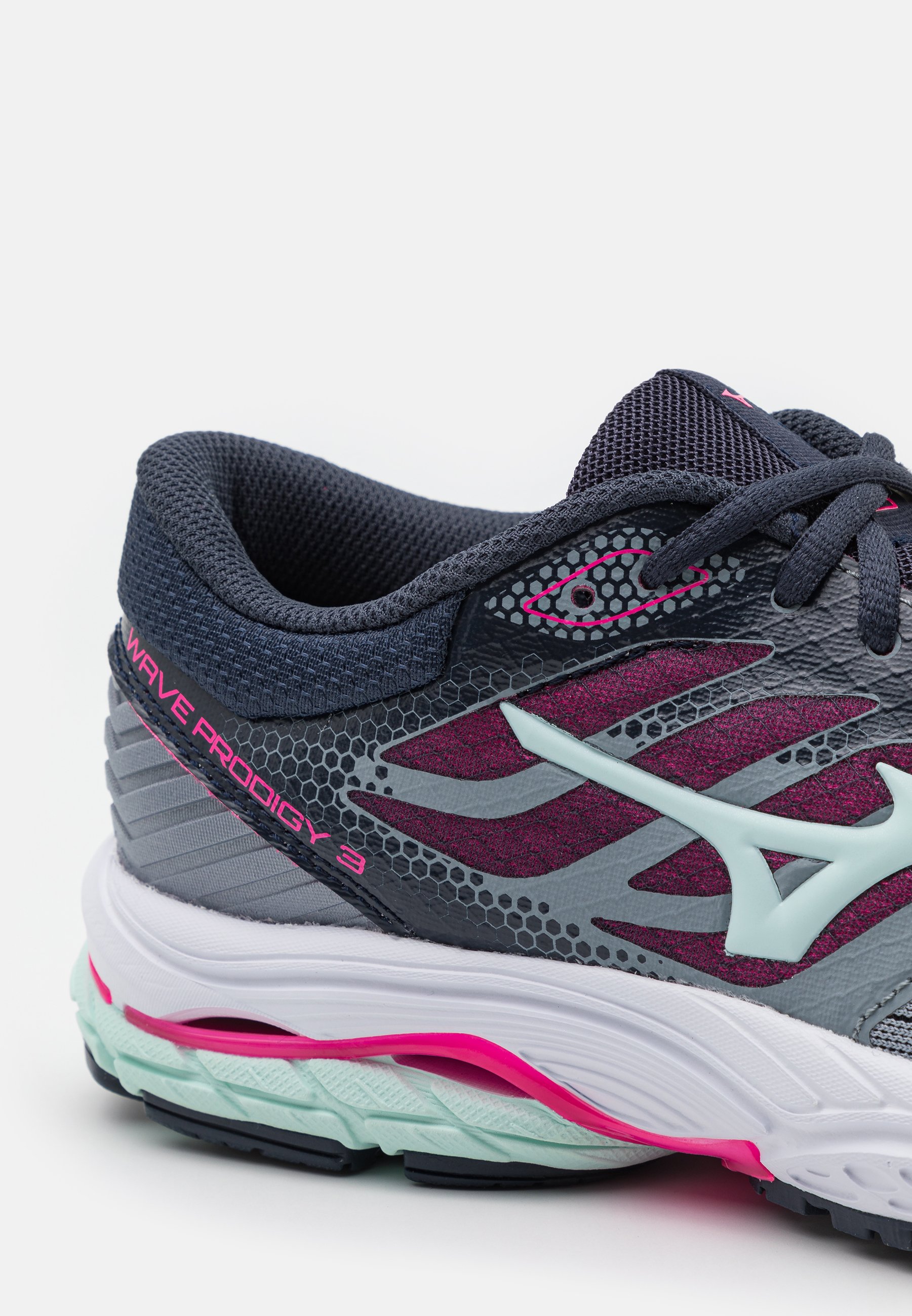 mizuno wave precision 3