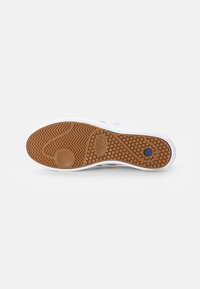 New Balance CT300 UNISEX - Sapatilhas - white/green