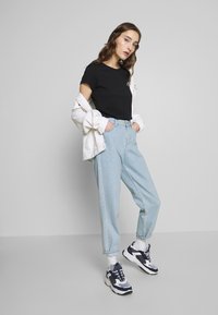 Calvin Klein Jeans MONOLOGO SLIM TEE 2 PACK - T-shirt básica - black