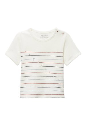 Chemise pour bébé à manches courtes blanche avec des lignes horizontales rouges, noires et bleues et le mot "captain" brodé en minuscules sur le devant.