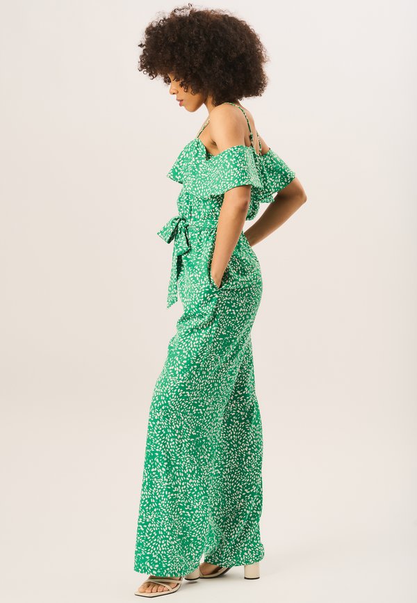 RUFFLE COLD SHOULDER - Jumpsuit2