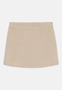 Beige geplisseerde rok met een elastische tailleband, gemaakt van lichtgewicht stof. Rechte zoom met een gladde textuur. Eenvoudig en schoon ontwerp.