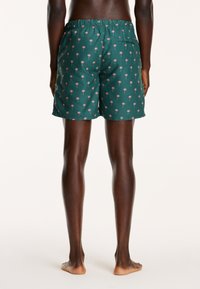Shiwi REGULAR FIT PALM - Șorturi de baie - cilantro green