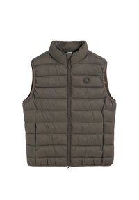 Gilet imbottito senza maniche verde oliva, con un colletto alto, motivo a righe verticali e una zip frontale con un logo circolare in evidenza.