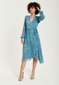 Liquorish ANIMAL PRINT MIDI WRAP - Day dress - blue