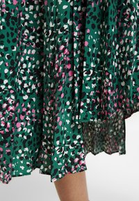 Topshop Jupe trapèze - green