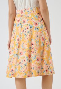 Damart À BOUCLE - Falda acampanada - jaune grandes fleurs
