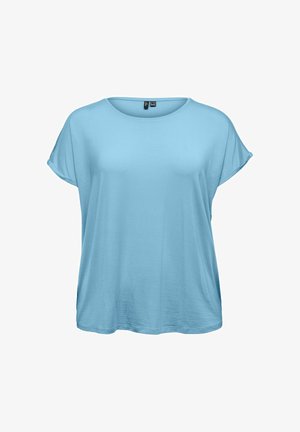 Svetlo modra ženska majica kratkih rokavov z ohlapnim krojem, okroglim izrezom in zavihanimi robovi rokavov.