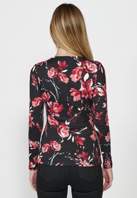 Koroshi Tops ar garām piedurknēm - black