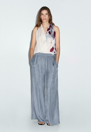 CREASED-EFFECT LOOSE-FITTING  - Trousers - light blue