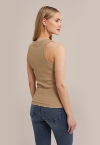 WE Fashion Topp - gold