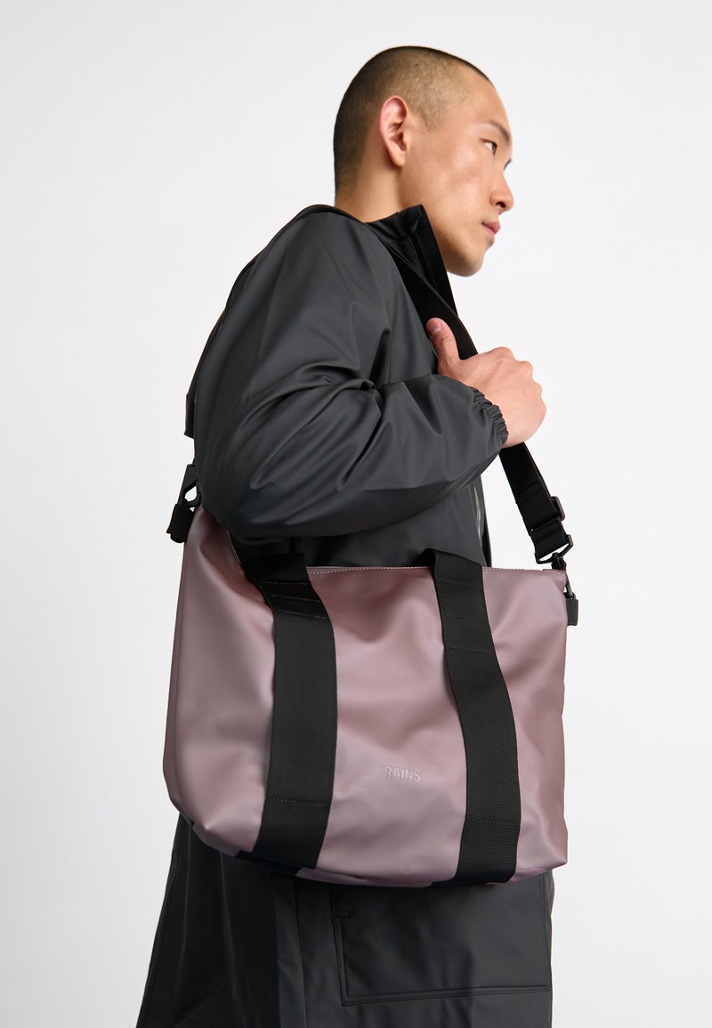 Borsa A Tracolla Rains Musette – Unisex, Nera, In Materiale Tecnico, Per Tempo Libero E Sport