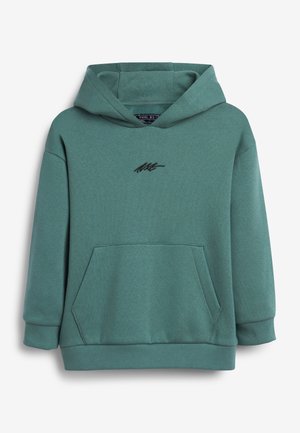 Zielona bluza z kapturem typu pulower z przednią kieszenią i małym czarnym haftowanym logo na piersi.