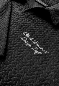 Niet geselecteerd, black