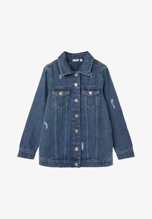 Blå denimjakke med knaplukning, to brystlommer med knapklapper og let slidte detaljer på ærmerne og forsiden.