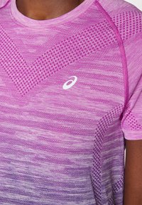 ASICS SEAMLESS SS  - Spordi T-särk - bold magenta/blue expanse