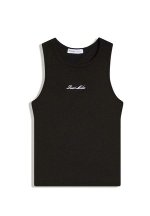 Top nero senza maniche, corto, con testo bianco "Dust Miles" ricamato sul petto e scollatura rotonda.