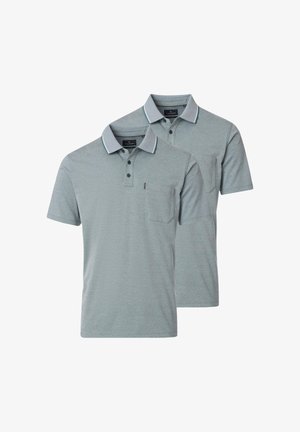 Due polo grigio chiaro a maniche corte con colletto abbottonato e una tasca sul petto davanti, mostrati su uno sfondo bianco.