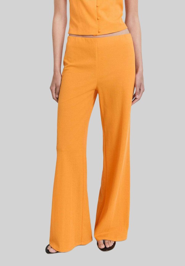 FLOWY - Stoffhose - orange