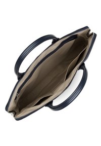 Borsa a tracolla in pelle blu navy con chiusura a zip, due manici robusti e un interno beige spazioso dotato di più scomparti.