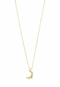 Collier en or avec une chaîne délicate et un pendentif en forme de croissant de lune, orné de pierres précieuses multicolores encastrées dans un design texturé.