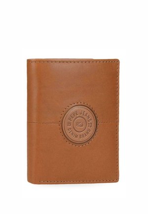Cartera bi-fold de cuero marrón con logo circular en relieve que dice "Pepe Jeans Denim Brand 1973" en el centro frontal.