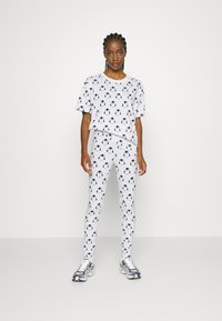 Monki T-shirt estampada - white
