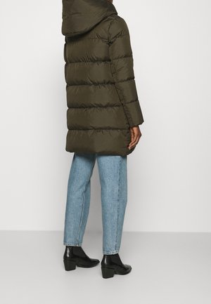 Abrigo de plumas - olive