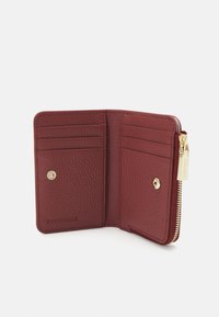 Coccinelle Wallet - bordeaux