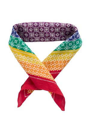 Seidenschal, zu einer Schlaufe gefaltet, mit mehrfarbigen Streifen – lila, blau, grün, gelb, orange und rot – und weißen geometrischen Mustern.