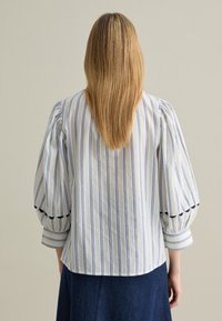 Thumbnail Image 3
