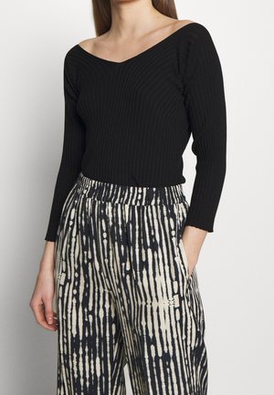 Pullover - black
