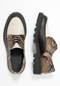 Selected Femme Snörskor - black