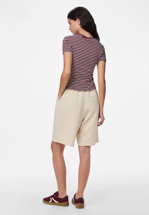 PCSOFFI BABY TEE - Print T-shirt2