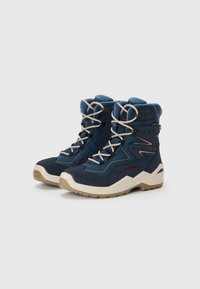 Blaue Wanderschuhe mit einem Obermaterial aus Wildleder und Netz, beigen Sohlen und beigen Schnürsenkeln. Zu den Merkmalen gehören ein gepolsterter Knöchelkragen und verstärkte Ösen.
