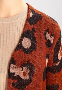 KIOMI Kofta - cognac