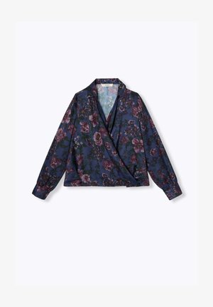 Blouse à wrap florale en bleu foncé, avec un col, des manches longues et des motifs de fleurs violettes et vertes sur un tissu lisse.