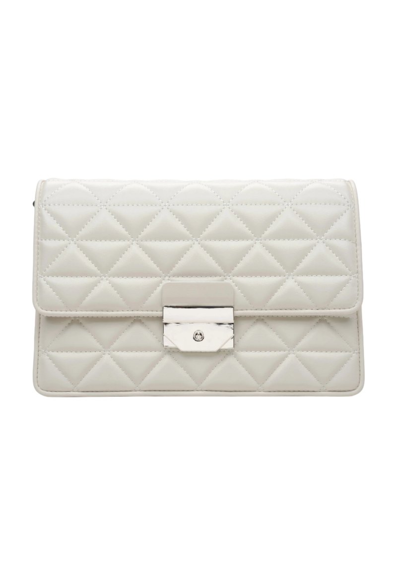 Květovaná bílá taška z umělé kůže s obdélníkovým tvarem, vybavená stříbrným zapínáním a texturou s diamantovým vzorem na povrchu.
