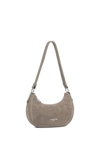 Borsa a tracolla in suede grigio con forma curva, tracolla regolabile, dettagli in argento e logo "Lancaster Paris" inciso sul davanti.